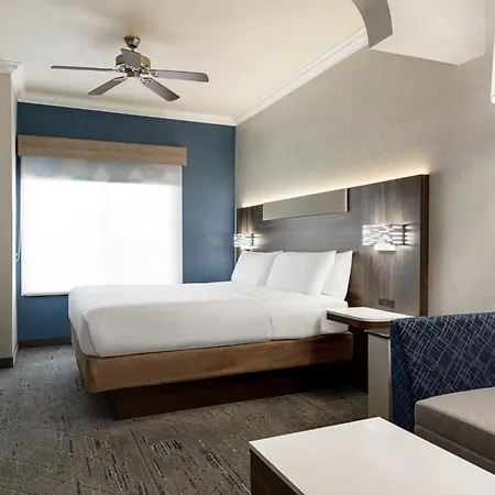 Holiday Inn Express & Suites Bakersfield Central By Ihg Exterior photo