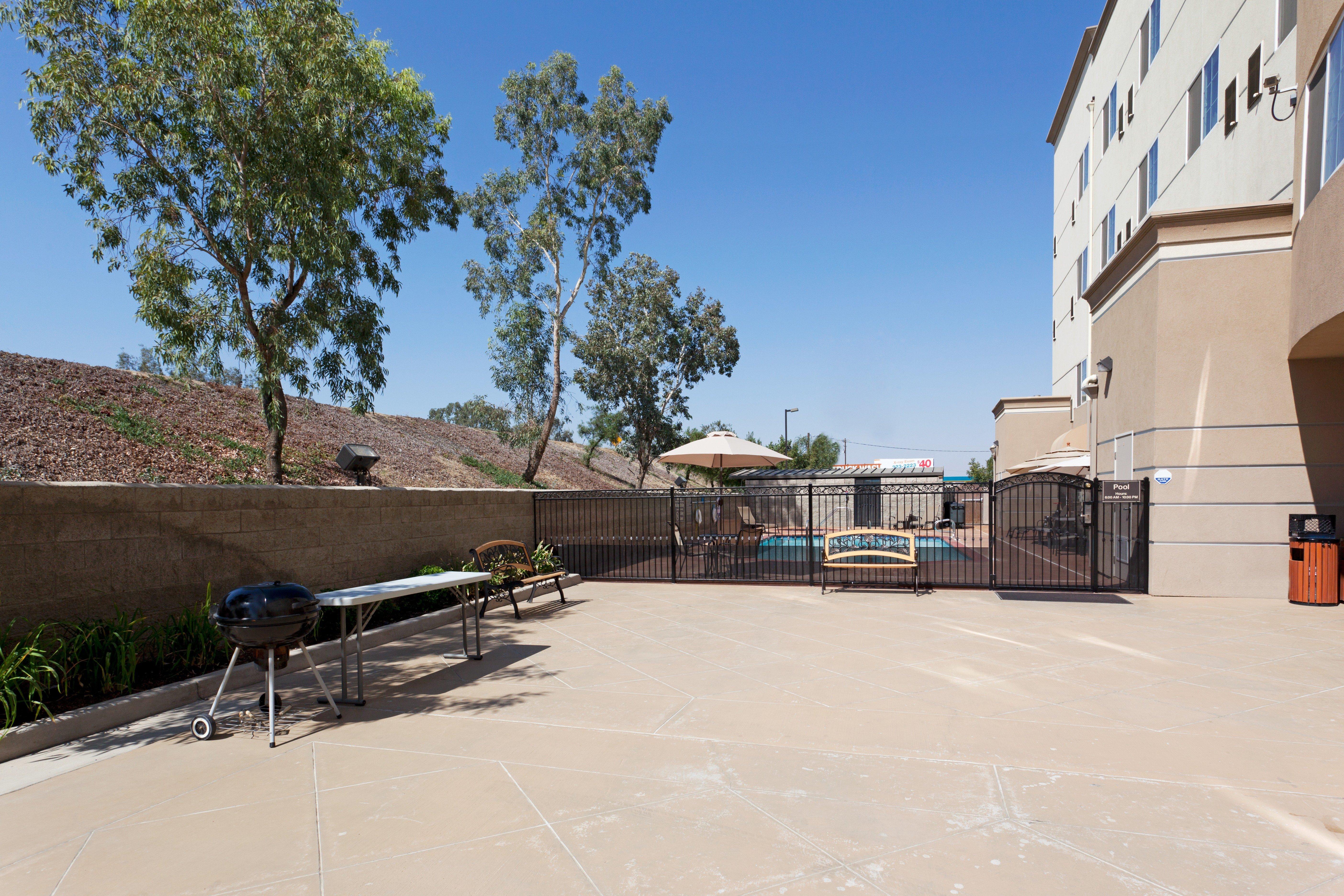 Express & By Ihg Bakersfield
