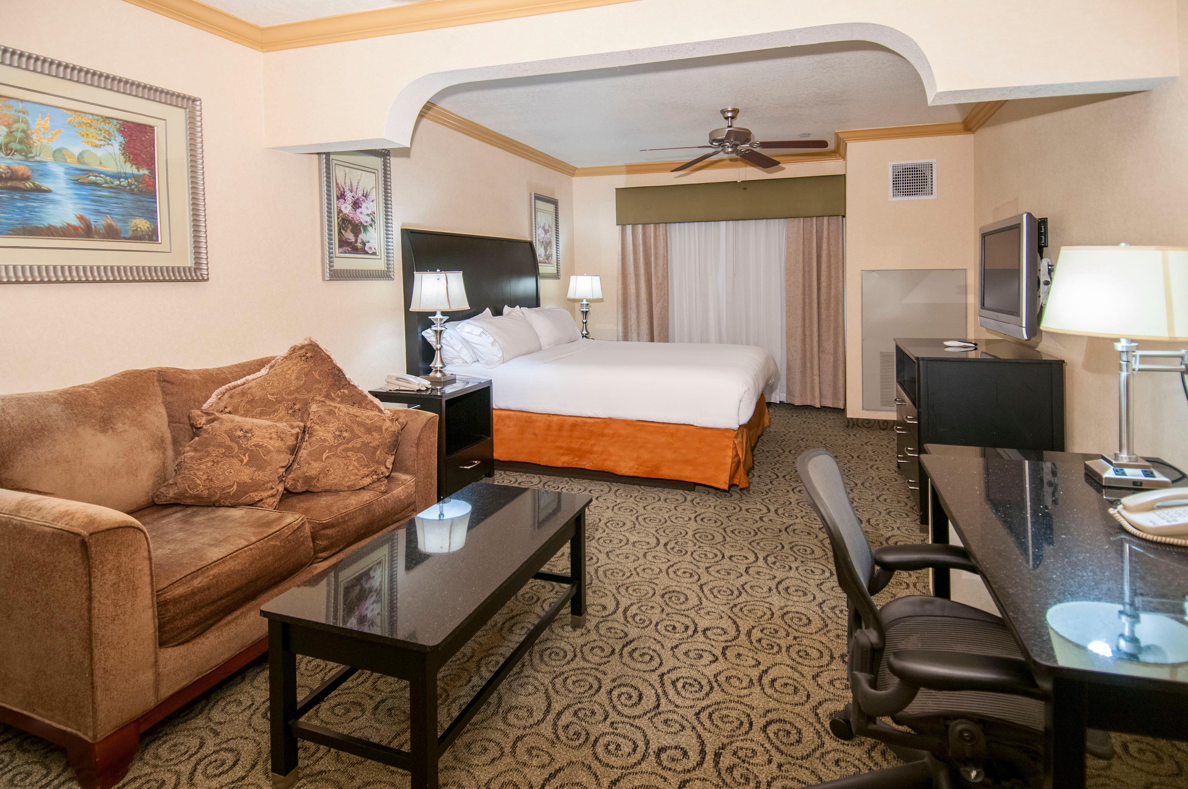 Express & By Ihg 3*
