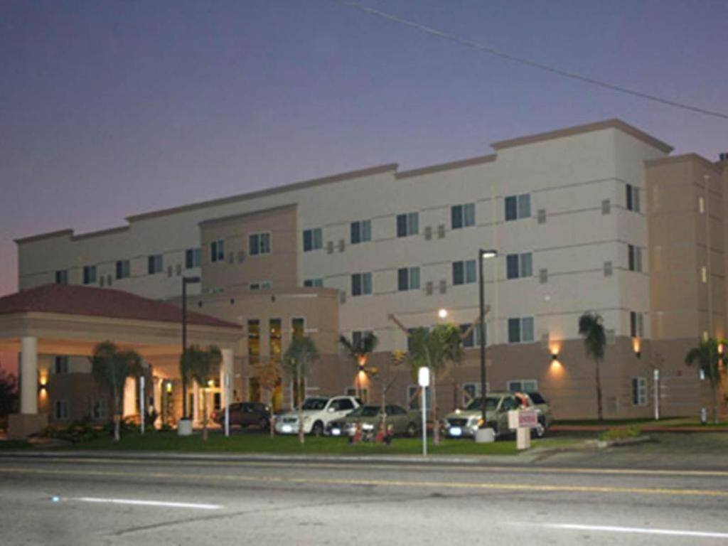 Express & By Ihg Hotel Bakersfield