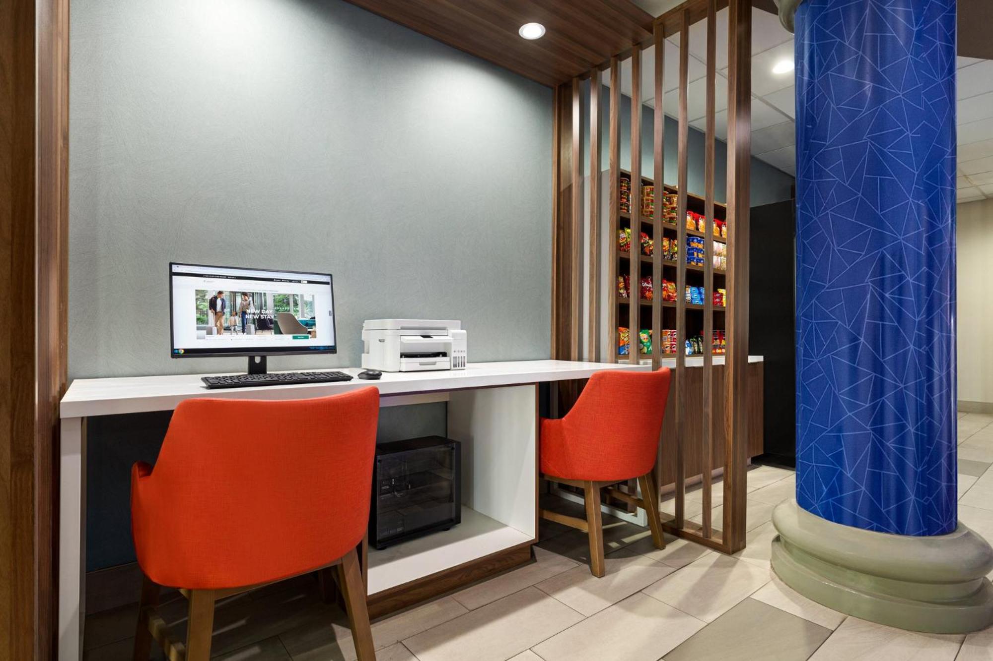 Hotel Express & By Ihg