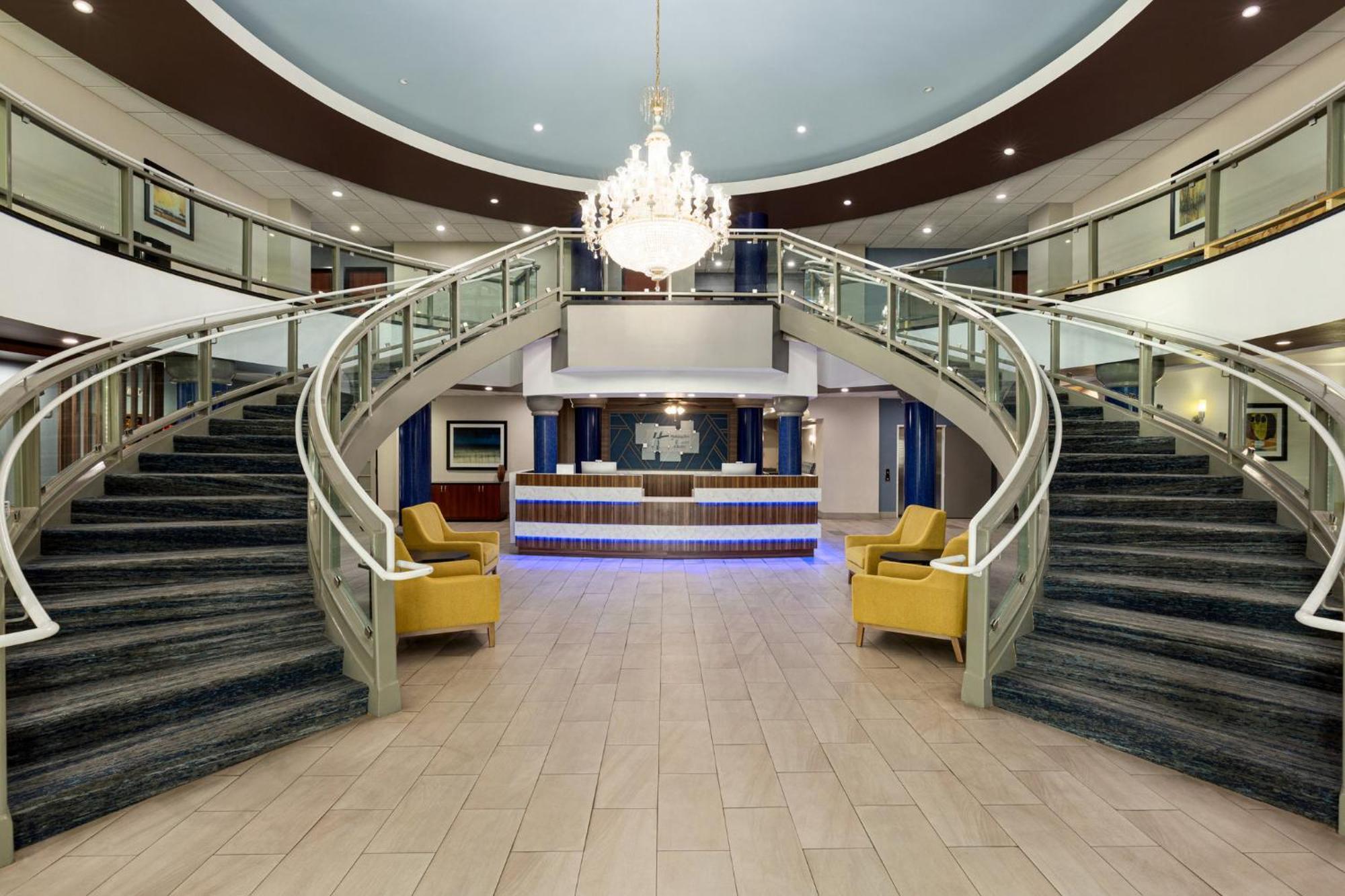 Hotel Express & By Ihg 3*