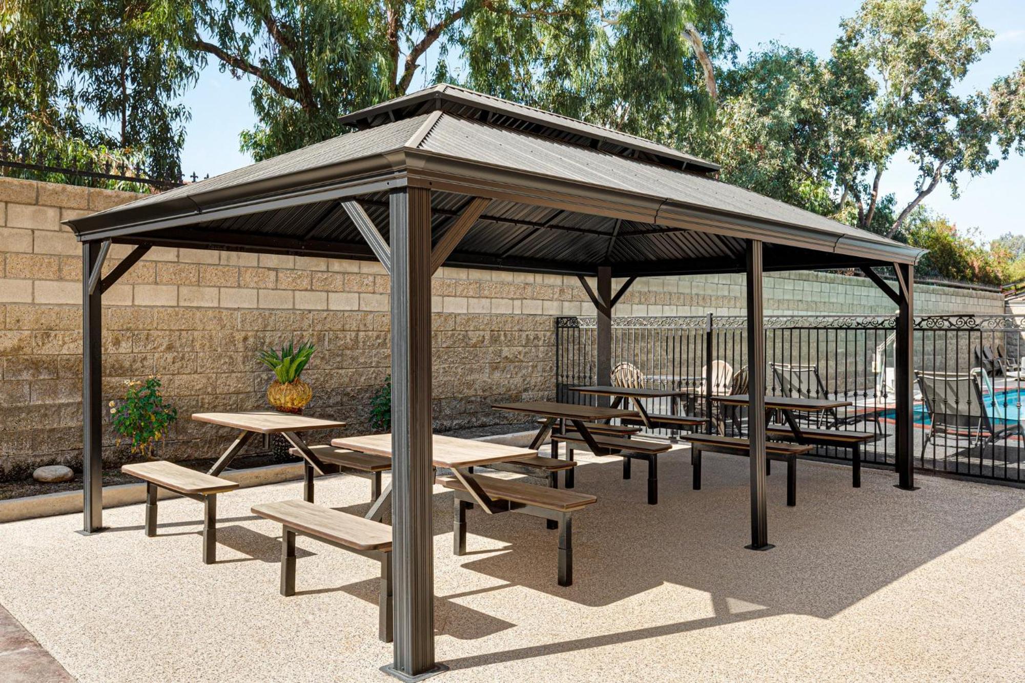 Hotel Express & By Ihg Bakersfield