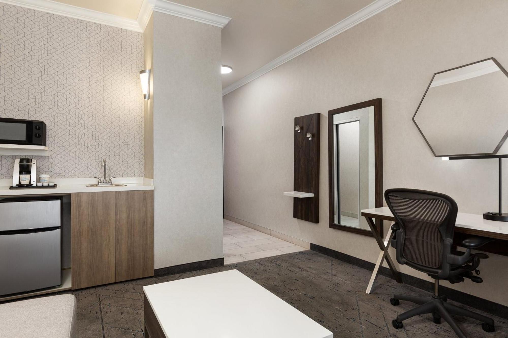 Express & By Ihg 3* Bakersfield