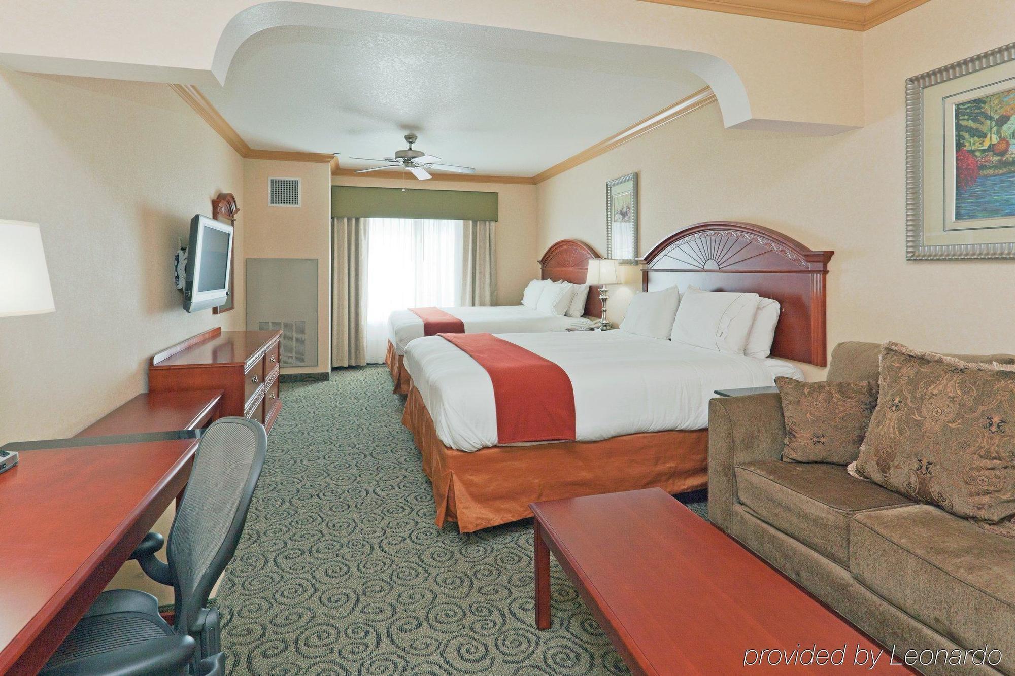 Hotel Express & By Ihg 3*